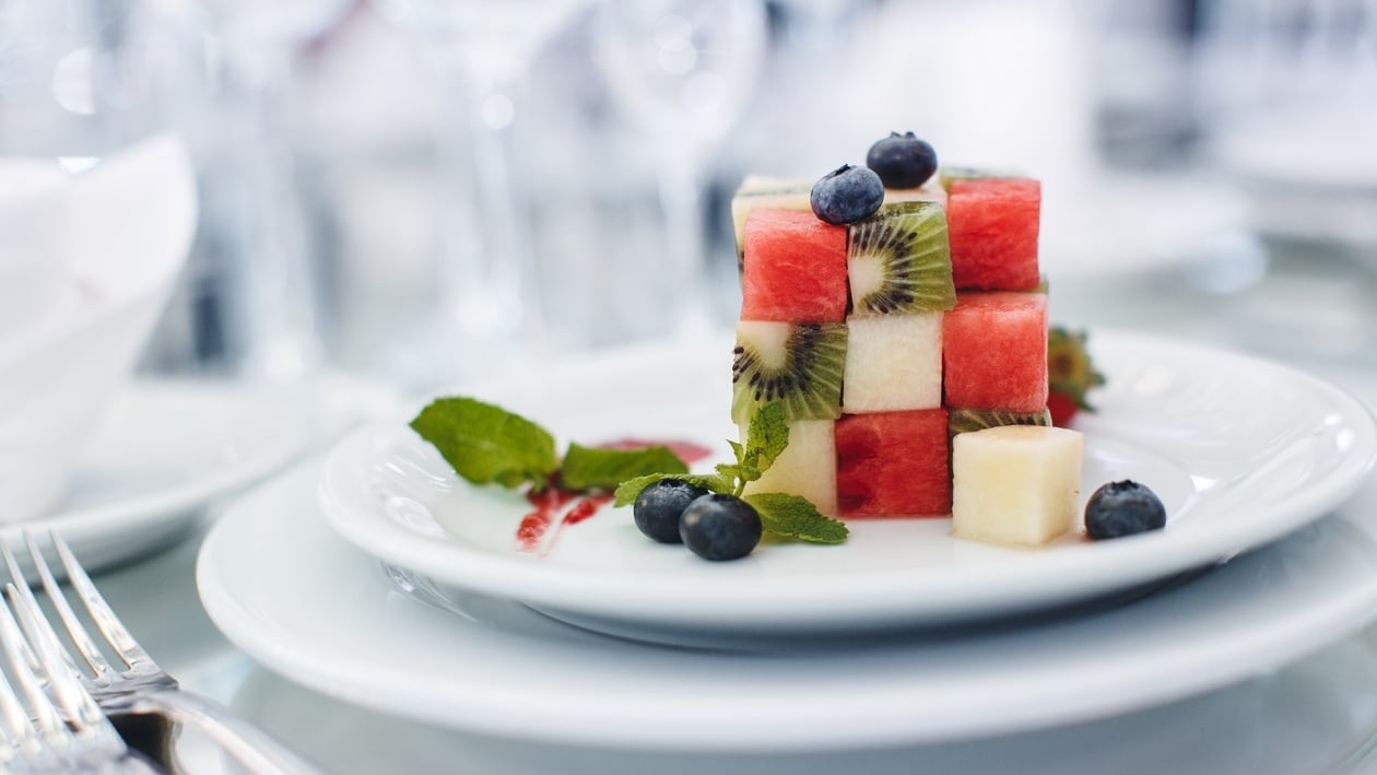 Photo d'une assiette de fruits au Grand hôtel et son restaurant à Évaux-les-Bains